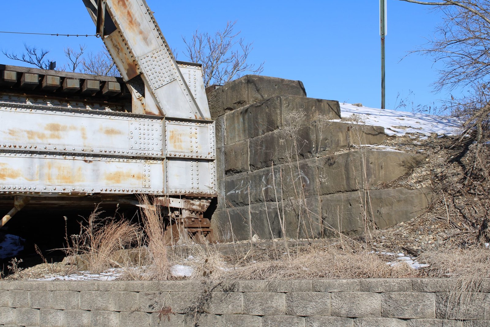 North abutment